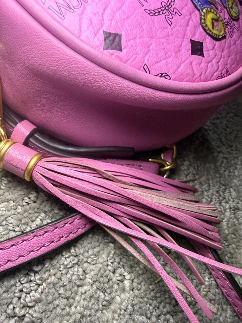 MCM Pink Rabbit Round Crossbody Tambourine Bag Visetos Tassel Chain Rare - Picture 10 of 12